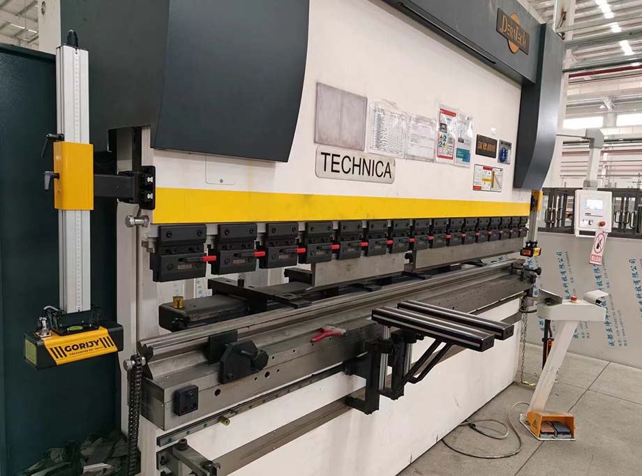 戈瑞折彎?rùn)C(jī)保護(hù)裝置防護(hù)原理是什么